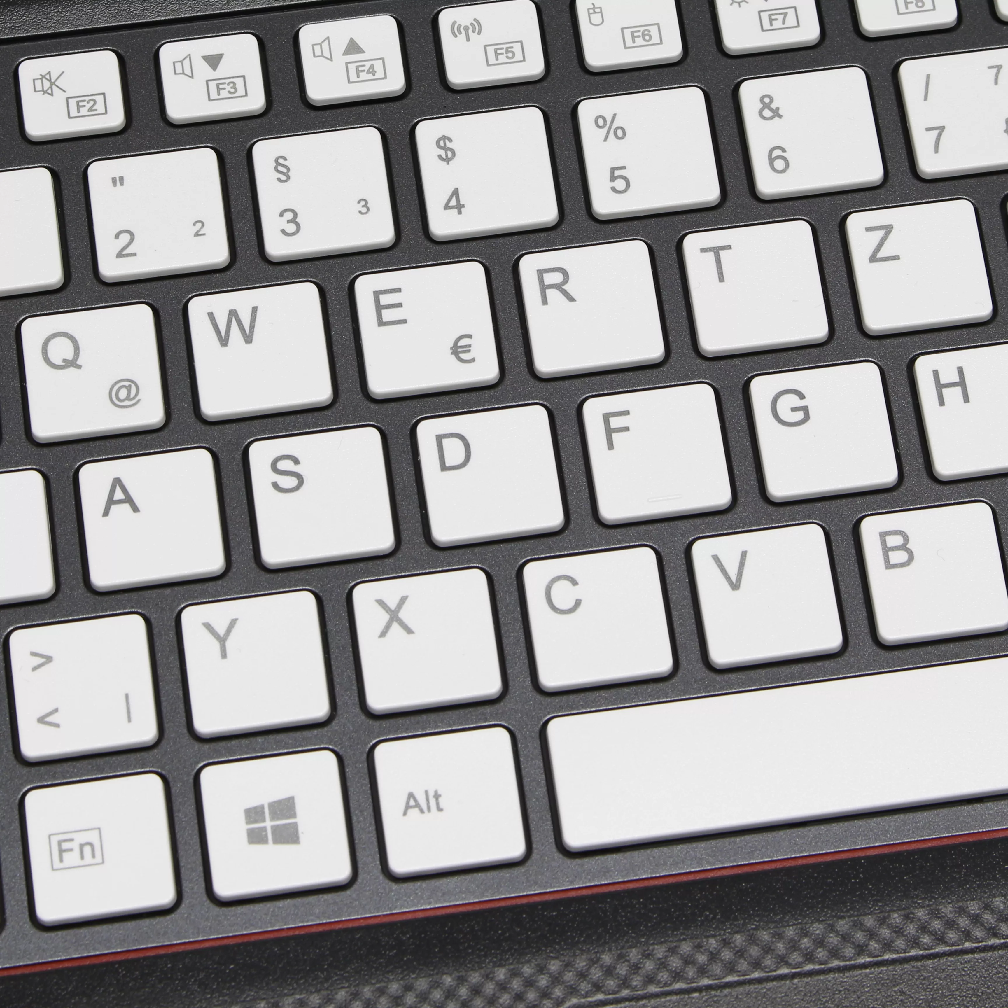 Fujitsu Lifebook E5410 | 8GB RAM | 512Go NVMe SSD | Intel Core i5-10210U | 14" Full HD Display | Windows 11 Pro | WiFi & Bluetooth | MS Office 2024