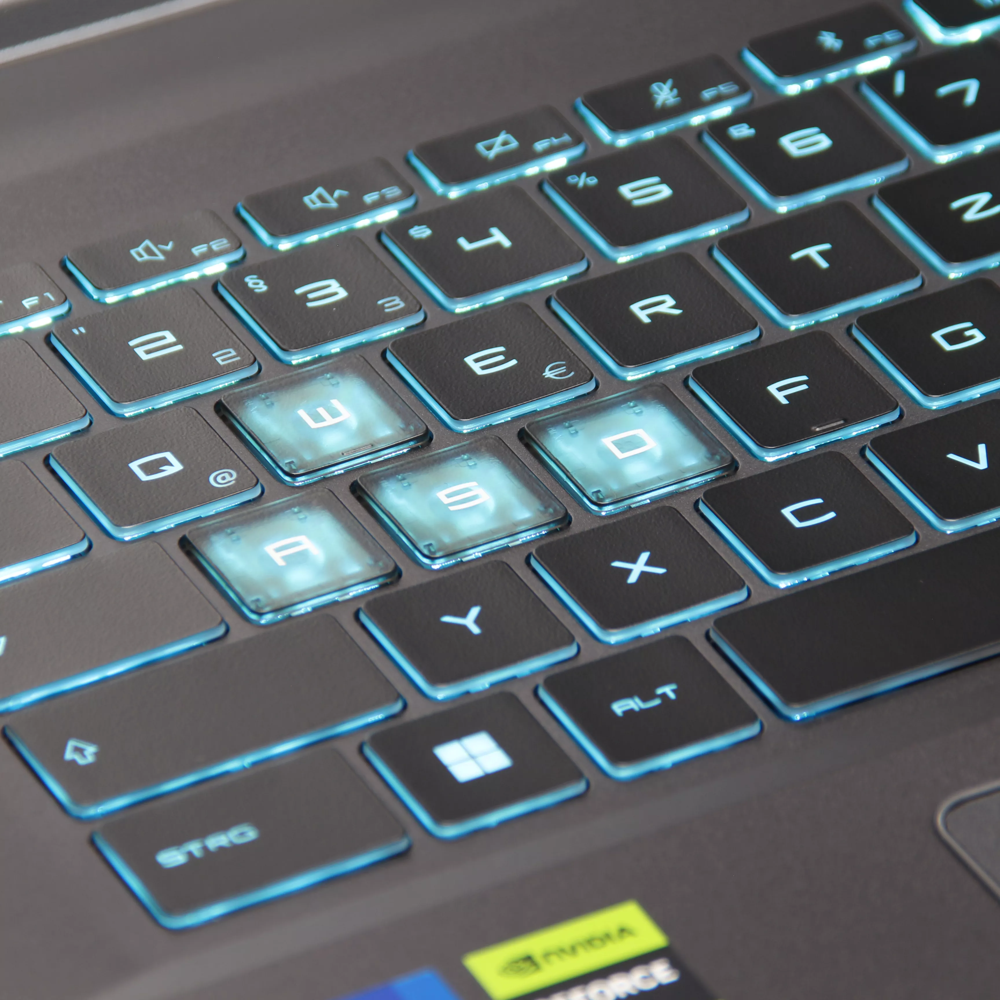 MSI Thin 15 Gaming | 16GB RAM | 512GB NVMe SSD | Intel Core i7-13620H | 15.6" Full HD LED Display | Nvidia GeForce RTX 4060 8GB | Windows 11 Pro | WiFi & Bluetooth | MS Office 2024